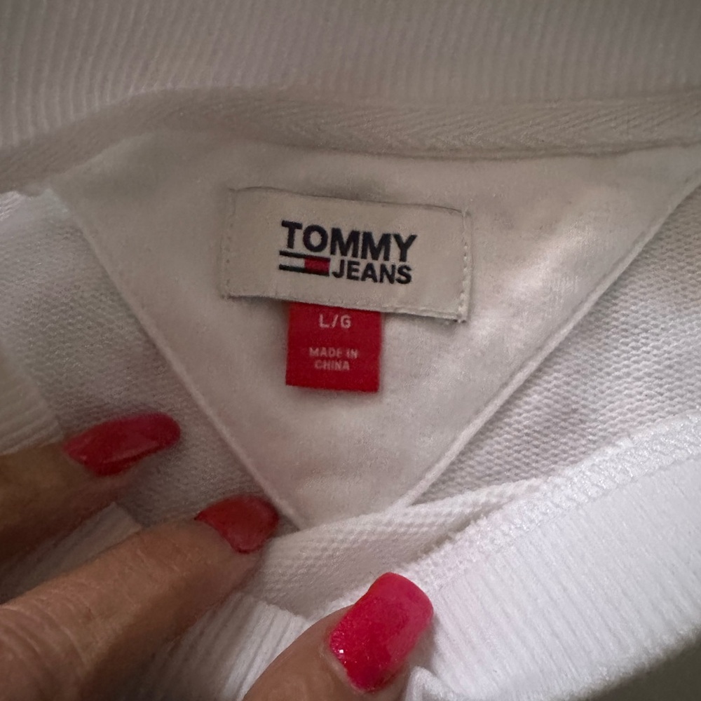Tommy Hilfiger Classic White Crewneck Sweater - Picture 3 of 5